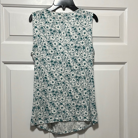 Talbots Green and White Sleeveless Ruched Blouse with Plunge V-Neck - Picture 6 of 7